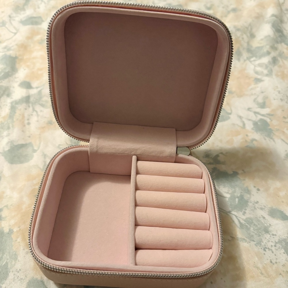 Taylor Madison Designs Jewelry Case - Picture 6 of 6